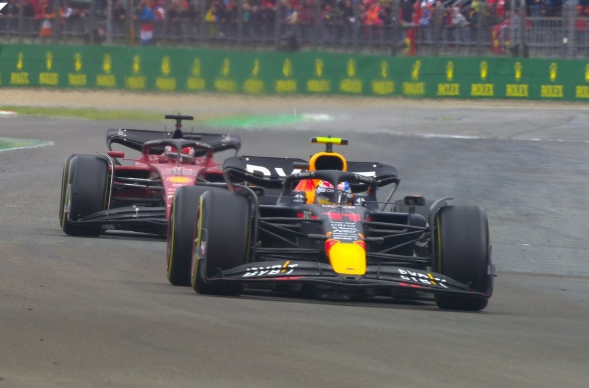 VIDEO | Así se vivió la batalla entre ‘Checo’ Pérez y Charles Lecrec en Imola