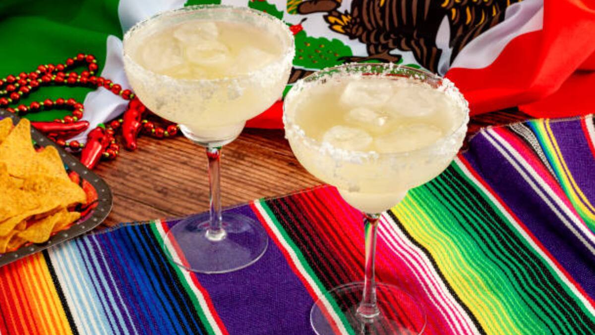 Estas son 4 bebidas mexicanas típicas que tienen alcohol ¡A disfrutar!