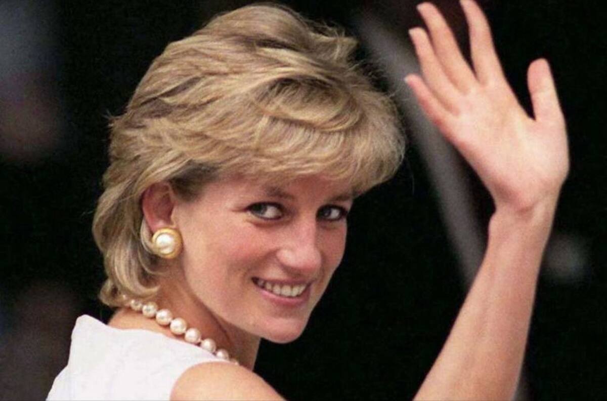 La princesa Diana asistió en lencería a la MET Gala del 96, como venganza a la reina Isabel