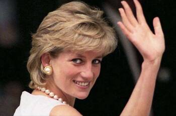 La princesa Diana asistió en lencería a la MET Gala del 96, como venganza a la reina Isabel