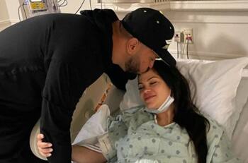 La visita al pediatra de Vida, la bebé de Natti Natasha, levanto rumores de fans sobre la edad de la bebé