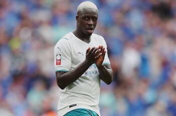 Manchester City deja solo a Benjamín Mendy tras acusaciones de violación