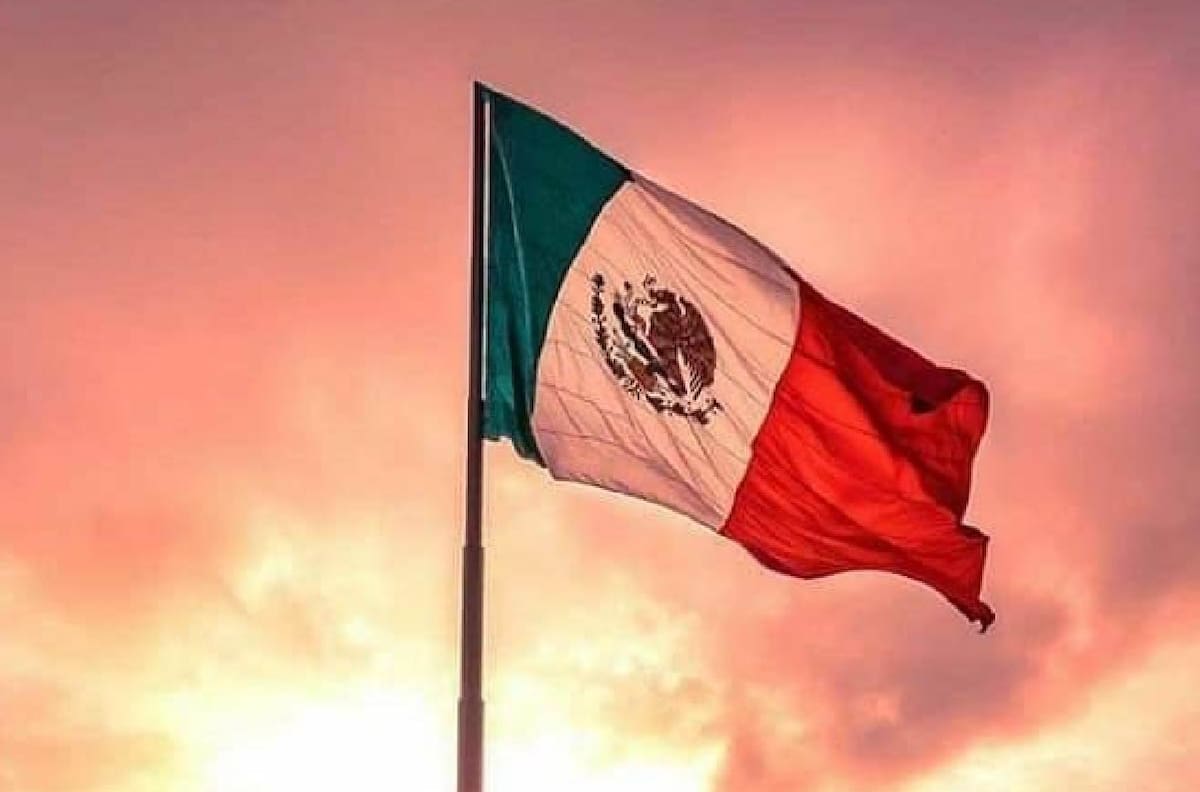 Así conmemoraron algunos futbolistas mexicanos el Día de la Bandera