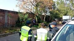 Encuentran a hombre colgado afuera del panteón en Cuautitlán