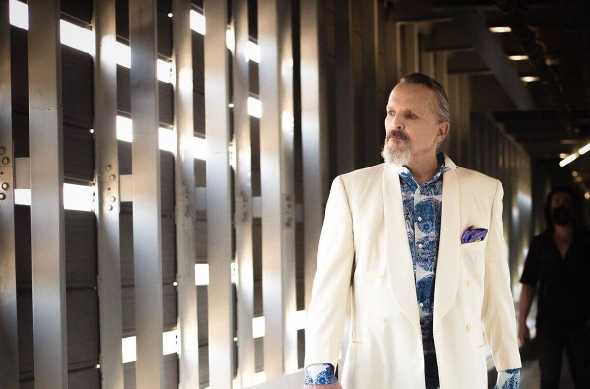 Miguel Bosé está de regreso y será parte de La Voz Azteca