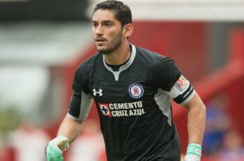 En Cruz Azul acusan a Jesús Corona de aprovechar el mal momento para hacer 'grilla'