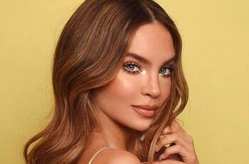 Belinda presume su figura y es comparada con la muñeca Barbie