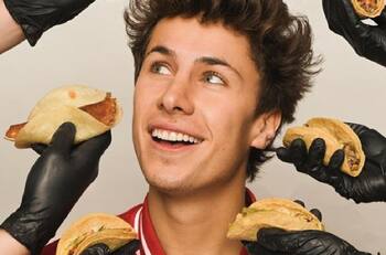 Tiktoker destrozó los nuevos tacos de Juanpa Zurita: "Muy aceitosos, les falta sabor"