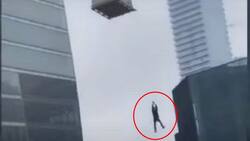 VIDEO | ¡Aterrador! Trabajador quedó atorado en una grúa en Canadá y así los rescataron