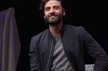 Oscar Isaac adelanta que serie "Moon Knight" será muy salvaje
