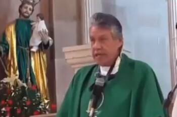 Sacerdote insulta a una mujer por su sobrepeso: “sigue engordando hija de la fregada hasta que revientes”