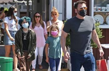Jennifer Lopez y Ben Affleck disfrutan de otra salida en familia junto a sus hijos