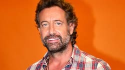 Ponen a Gabriel Soto contra las cuerdas al captarlo rascándose la zona íntima