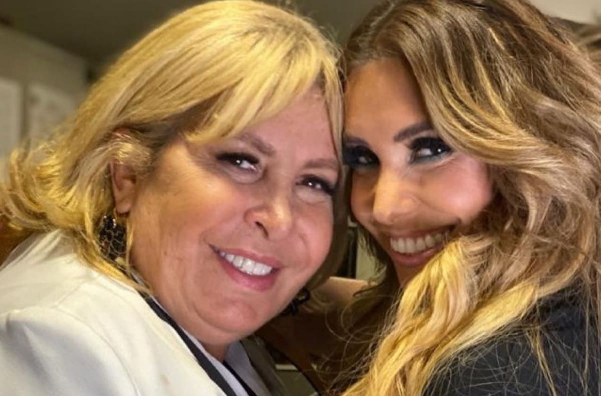 Andrea Escalona rompe en llanto luego de que la contactaron con el espíritu de su mamá en "Hoy"
