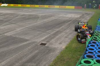 VIDEO | Sigue la pesadilla de Checo Pérez: nuevo error y choque en el Gran Premio de Hungría