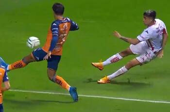 VIDEO | Así fue la asistencia de Ángelo Araos que salvó el partido del Necaxa en la Liga MX