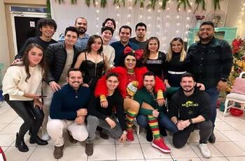 ¡Posada termina mal! Novio es infiel frente a su novia con trans y se hace viral | VIDEO