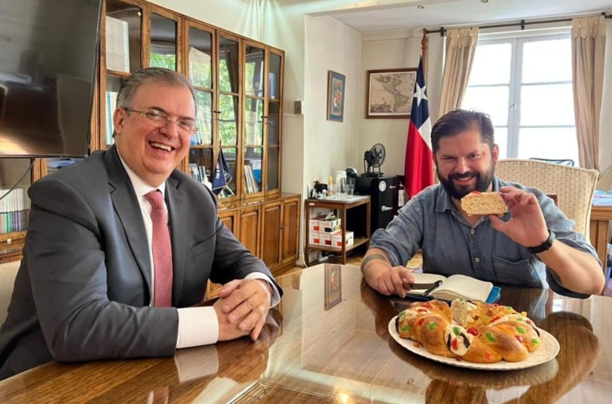 Marcelo Ebrard compartió Rosca de Reyes con el presidente electo de Chile Gabriel Boric