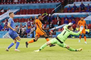 Países Bajos derrotó 3-2 a Ucrania en intenso partido en Amsterdam