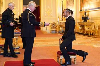 Lewis Hamilton es nombrado ‘Caballero’ en Inglaterra