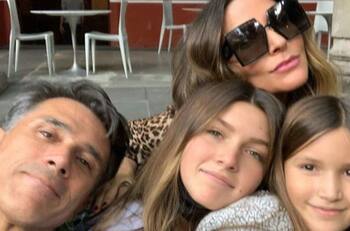 Viaja en lujoso avión privado. Sergio Mayer perderá la reelección, pero nunca el estilo