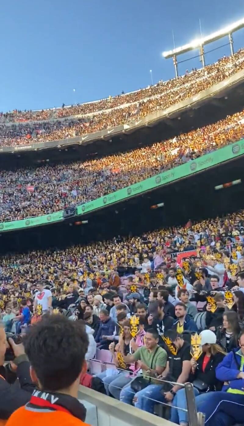 Récord guiness de cantidad de espectadores con máscaras en un mismo lugar.