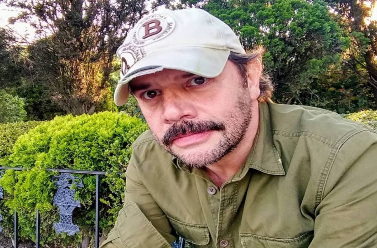 (VIDEO) Héctor Parra fue detenido por la fuerza afuera de su casa