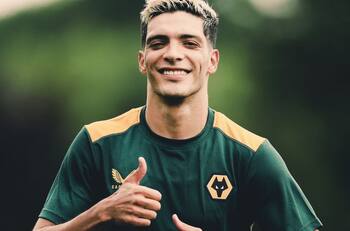 Raúl Jiménez tendría sus primeros minutos este fin de semana con los Wolves