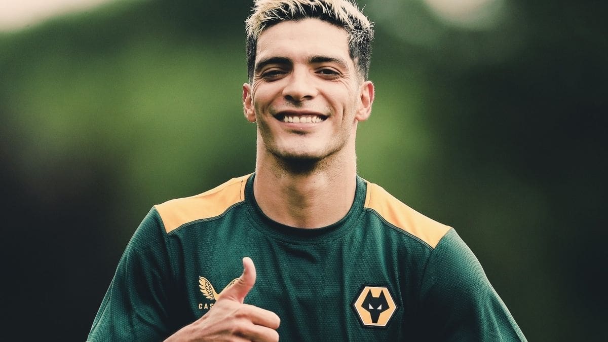 Raúl Jiménez tendría sus primeros minutos este fin de semana con los Wolves