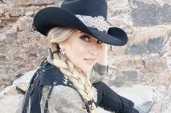 Alicia Villarreal al estilo Victoria Ruffo y Erika Buenfil, apareció bailando en TikTok