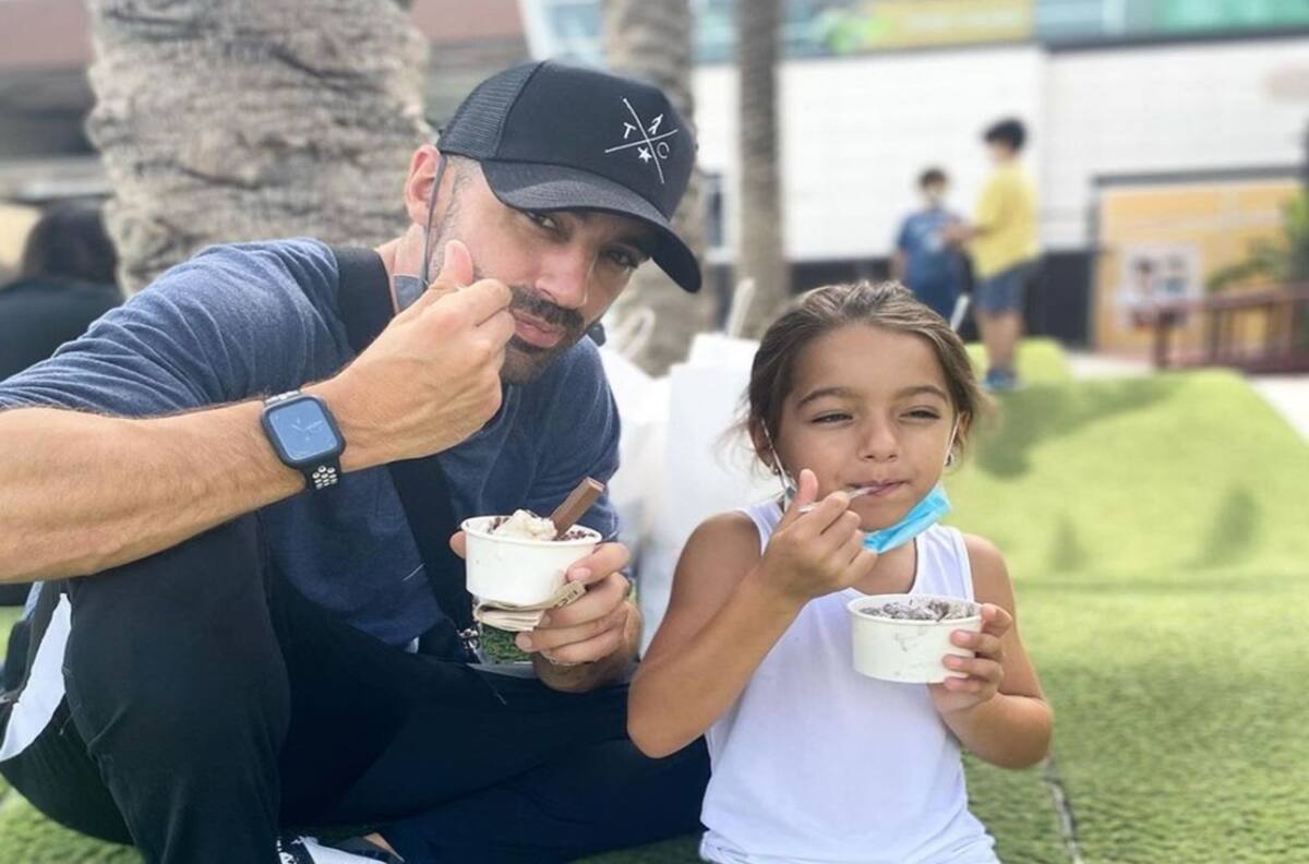 Toni Costa se va de vacaciones con su hija y sin Adamari López