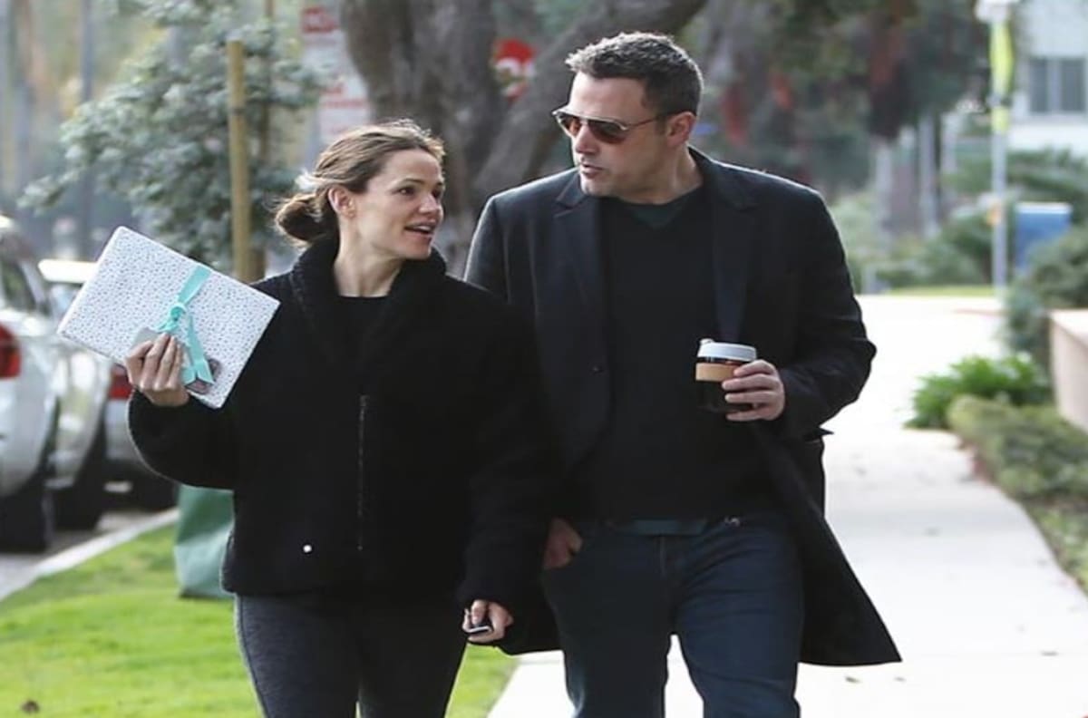 Ben Affleck se reúne con su ex esposa Jennifer Garner para celebrar la graduación de su hija