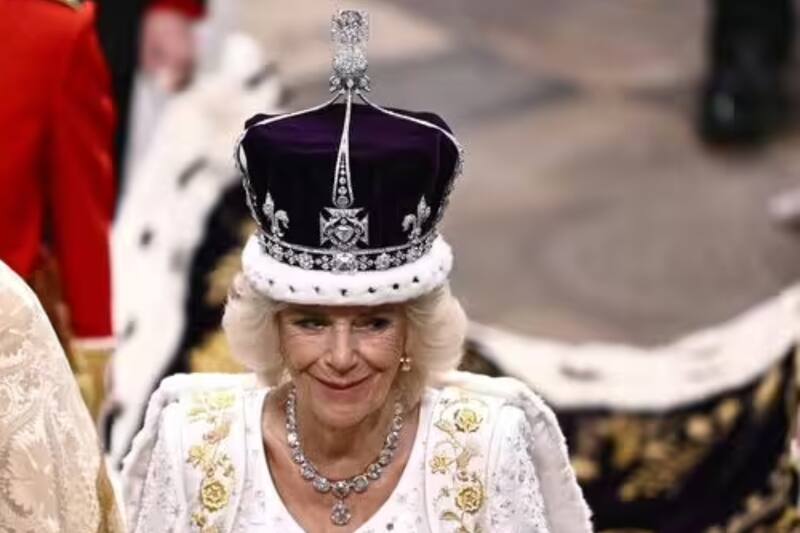 La monarca tiene un accesorio predilecto que eleva sus looks.