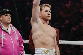 Las 3 opciones que estudia el 'Canelo' Alvarez para su futuro tras perder ante Dmitry Bivol