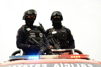 Policías roban a reporteros de la CDMX