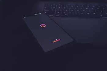 Si no quieres ver contenido de alguien en Instagram sin dejar de seguirlo, sigue estos pasos