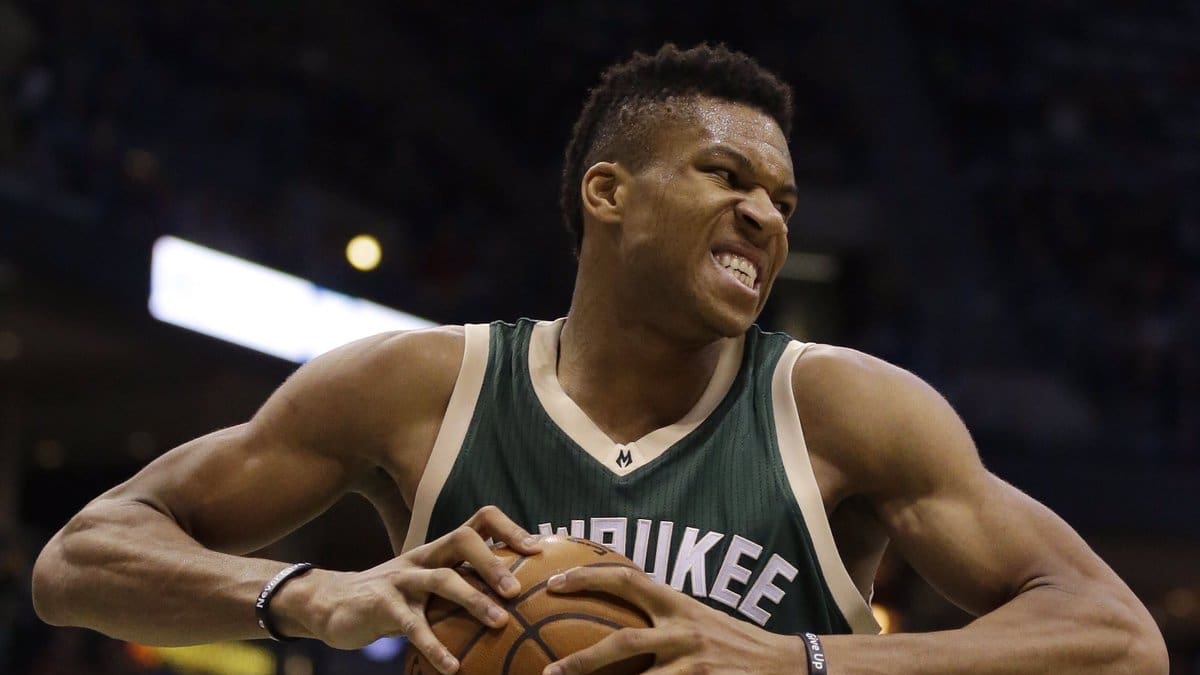 El récord que rompió Giannis Antetoukoumpo a LeBron James y Michael Jordan
