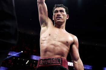 VIDEO | Así recibieron a Dmitry Bivol en Rusia tras vencer a ‘Canelo’ Álvarez