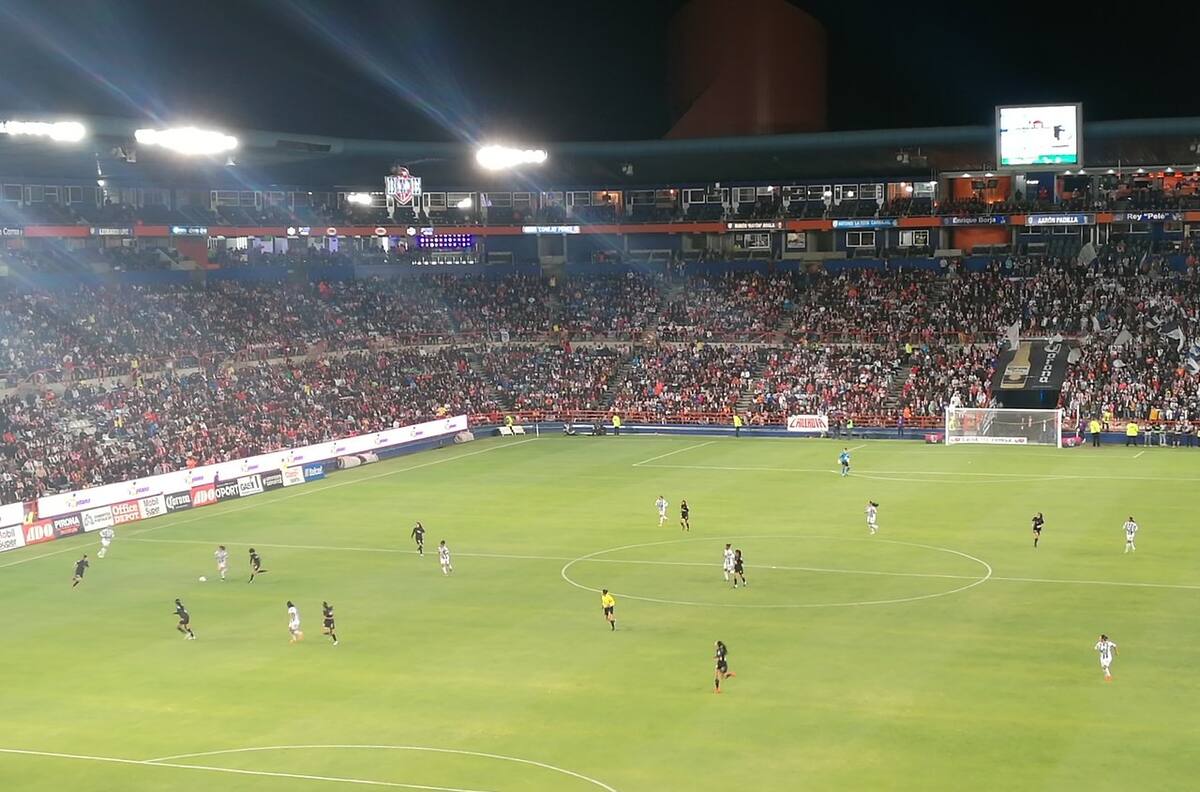 Sin aforo reducido: Estadio Hidalgo lució lleno pese a protocolo COVID-19
