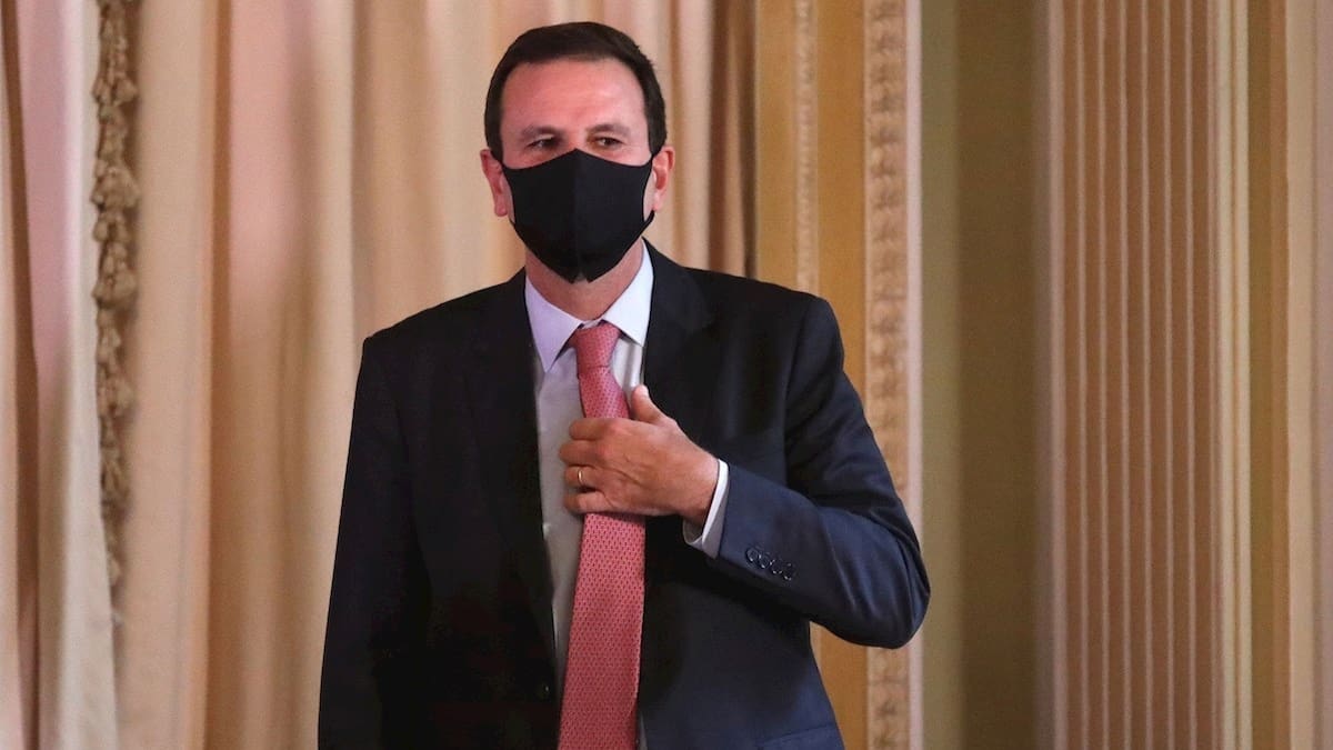 Río cancela su fiesta de fin de año tras primeros casos de ómicron en Brasil