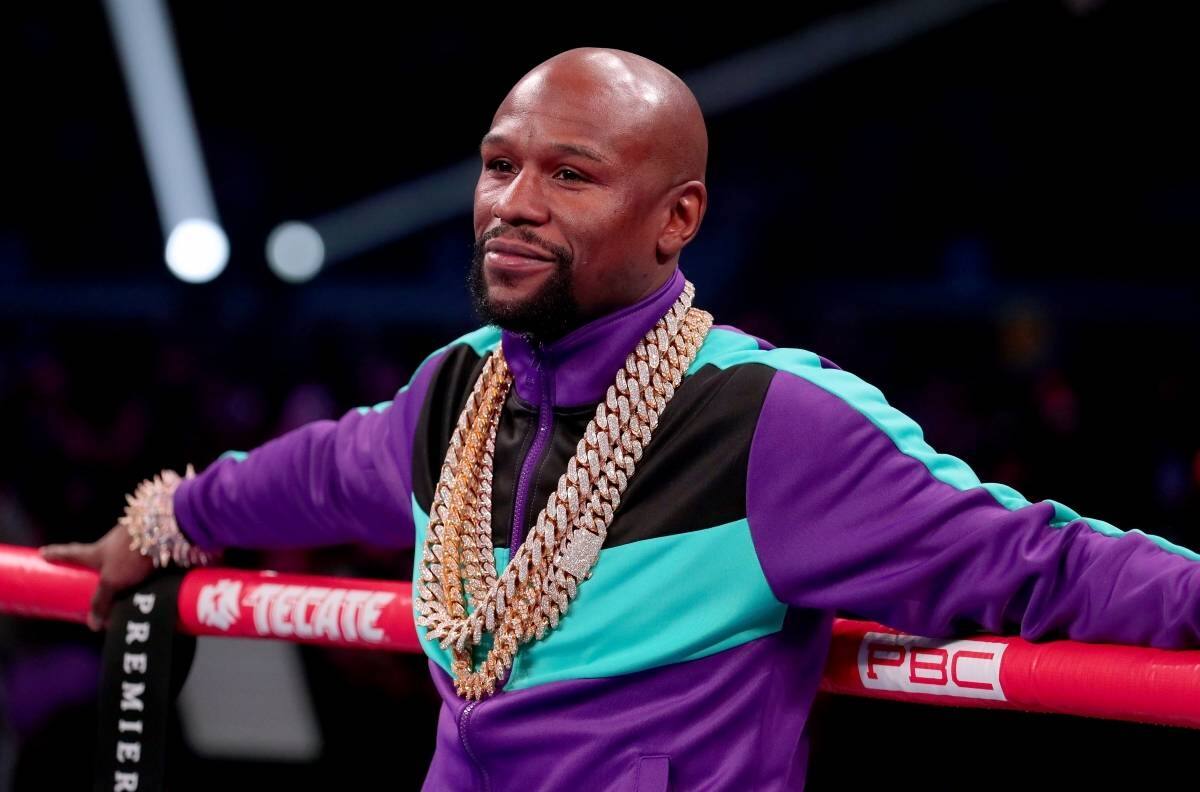 Floyd Mayweather le regaló un Rolex miniatura a su nieto de cinco semanas de nacido
