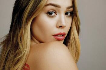 "Todes somos Motomamis" Danna Paola presume su disco de Rosalía