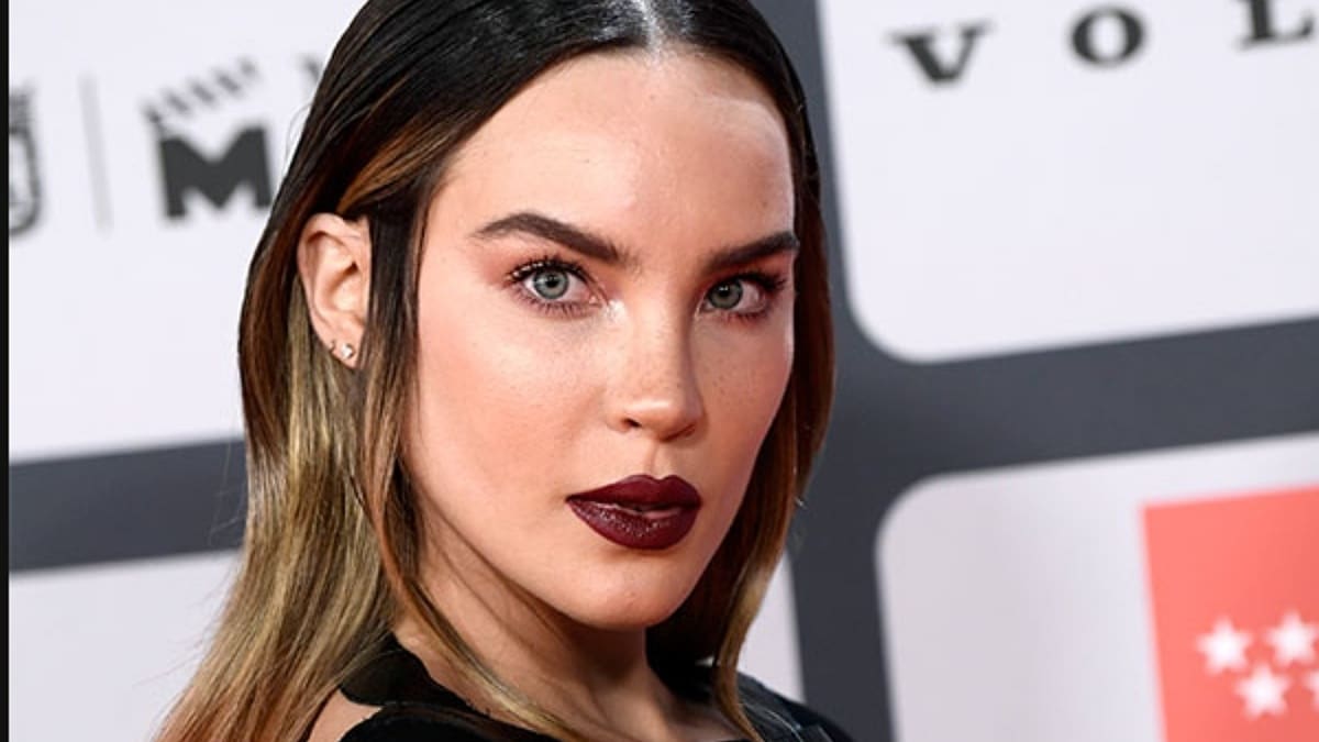 Belinda deslumbra en la alfombra roja de los Premios Platino 2022