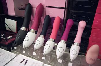 Mujer llamó a bomberos por olor a quemado en su casa: era su vibrador que se sobrecalentó