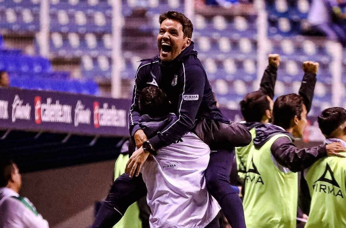 El emotivo mensaje de Nicolás Larcamón tras victoria del Puebla sobre Santos
