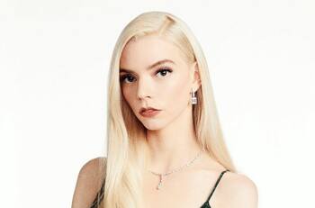 Varity modifica su error al nombrar a Anya Taylor-Joy como "actriz de color"