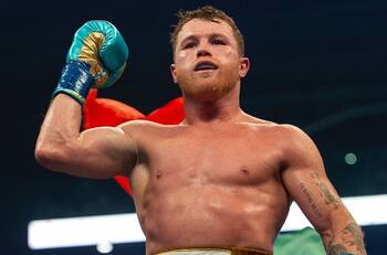 La victoria que pudo significar el fin de la carrera del Canelo Álvarez