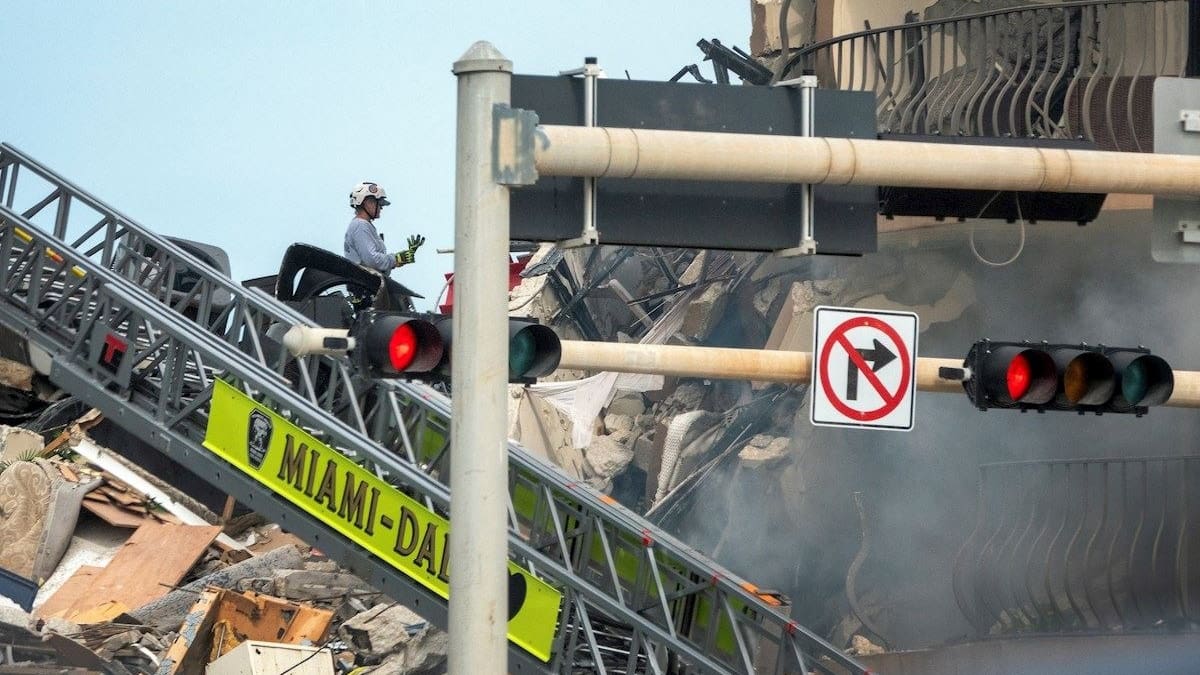 Sube a 4 muertos y 159 desaparecidos por derrumbe del edificio en Miami