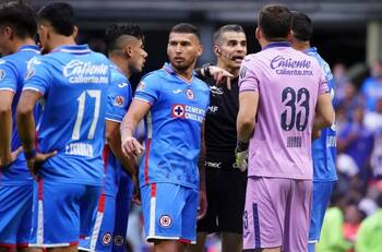 Cruz Azul | Arremeten contra el arbitraje de la Liga MX: "Le están dando en la ma... al futbol"