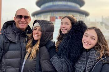 Andrea Legarreta y Erik Rubín callan bocas y disfrutan de un rico "sabadito" en familia